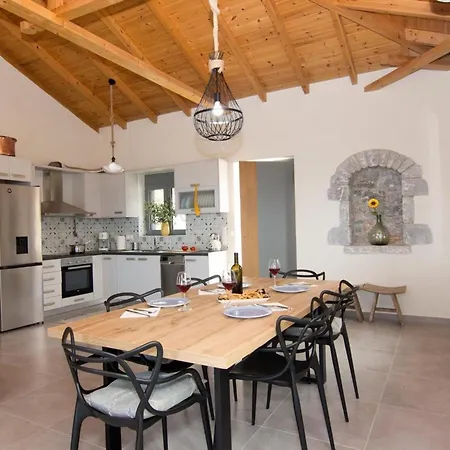 빌라 Irini By Elrin Mani