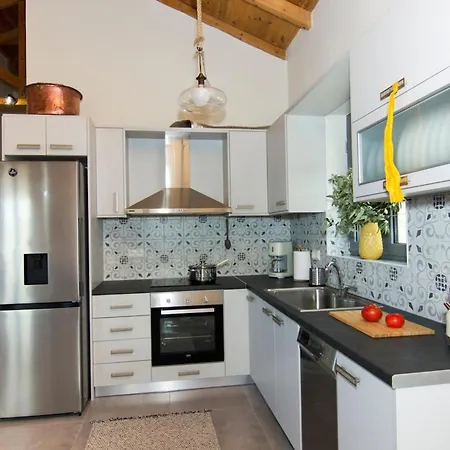 빌라 Irini By Elrin Mani *