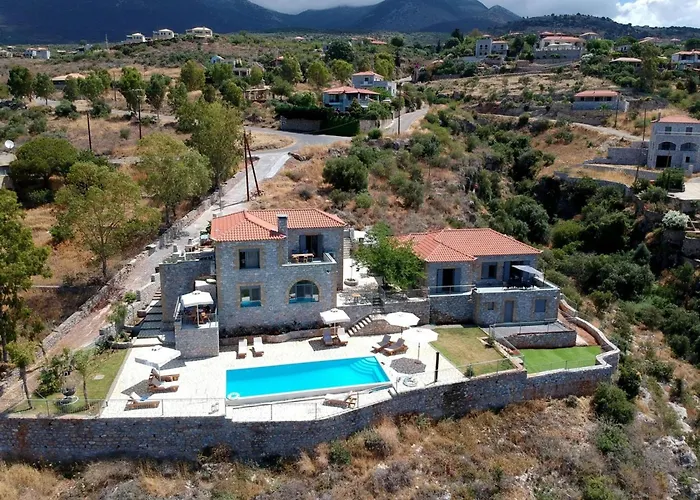 Irini By Elrin Mani Вилла